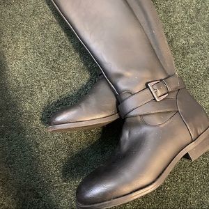 Riding boots